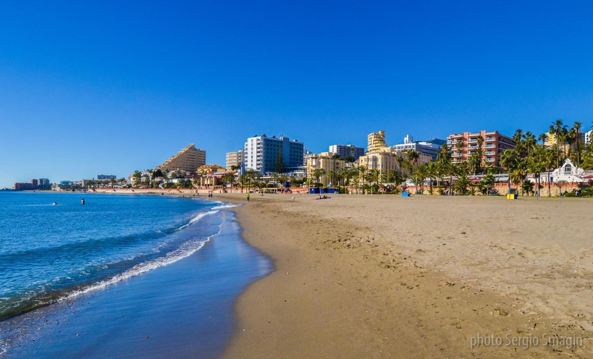 714 Iris Apartamento - Vista Al Mar - Cerca De Tren, Restaurantes, Tiendas - Playa A 10 Min Caminando เบนัลมาเดนา ภายนอก รูปภาพ