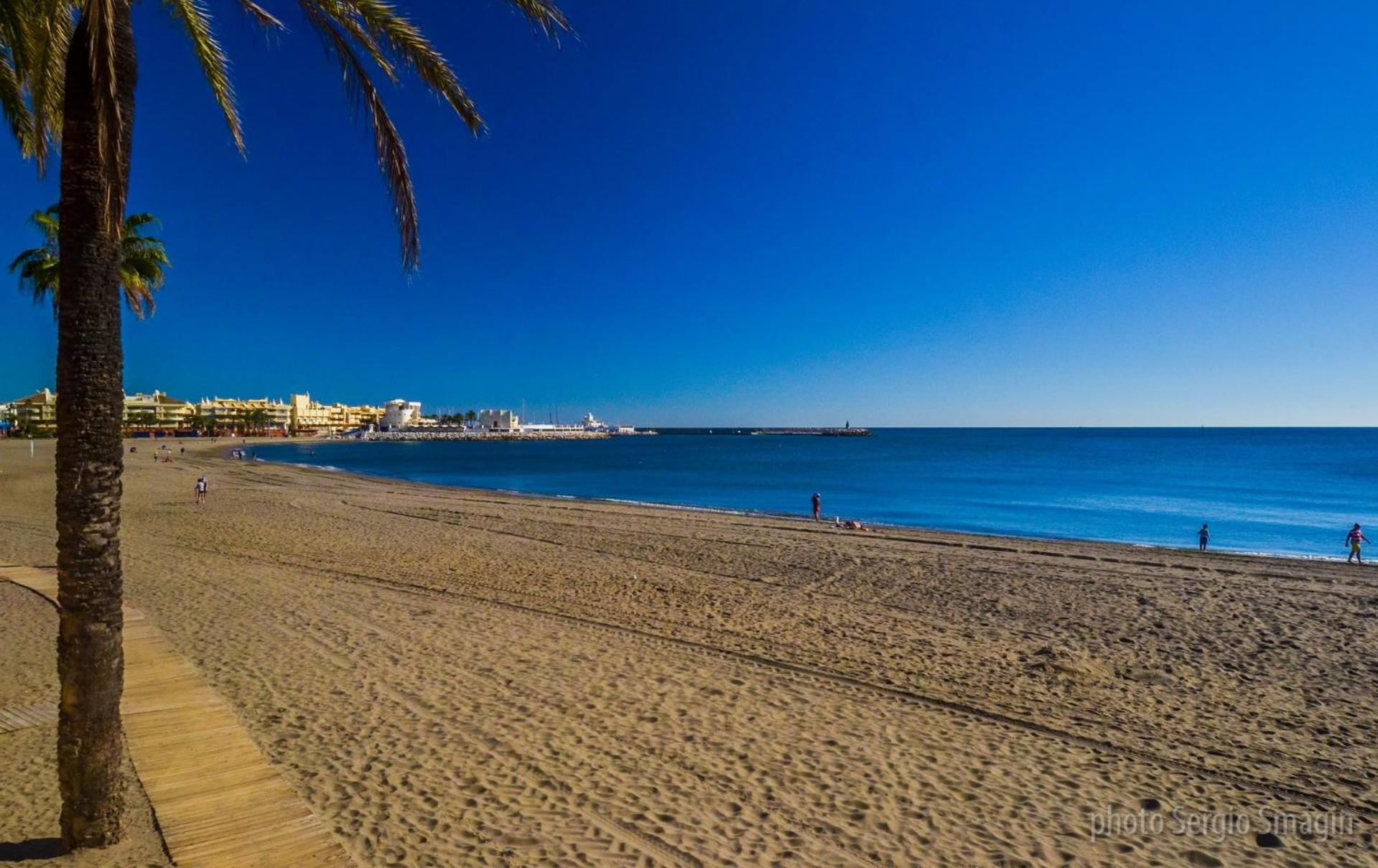 714 Iris Apartamento - Vista Al Mar - Cerca De Tren, Restaurantes, Tiendas - Playa A 10 Min Caminando เบนัลมาเดนา ภายนอก รูปภาพ